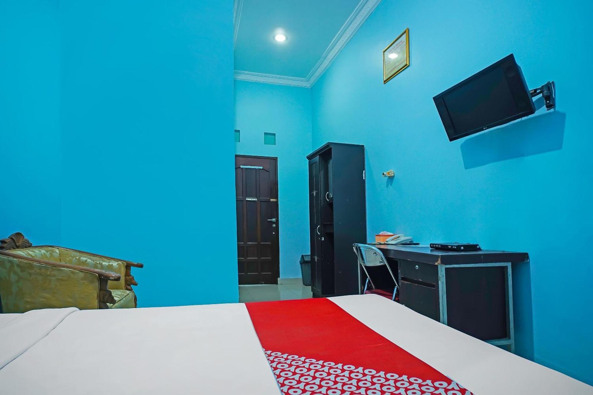 Oyo 92577 Hotel Sidikalang Near Kejaksaan Negeri Dairi Eksteriør billede
