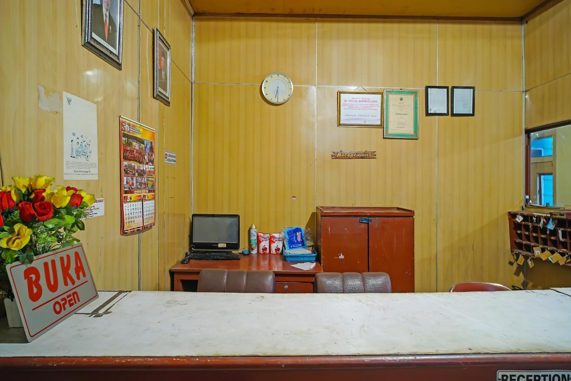 Oyo 92577 Hotel Sidikalang Near Kejaksaan Negeri Dairi Eksteriør billede