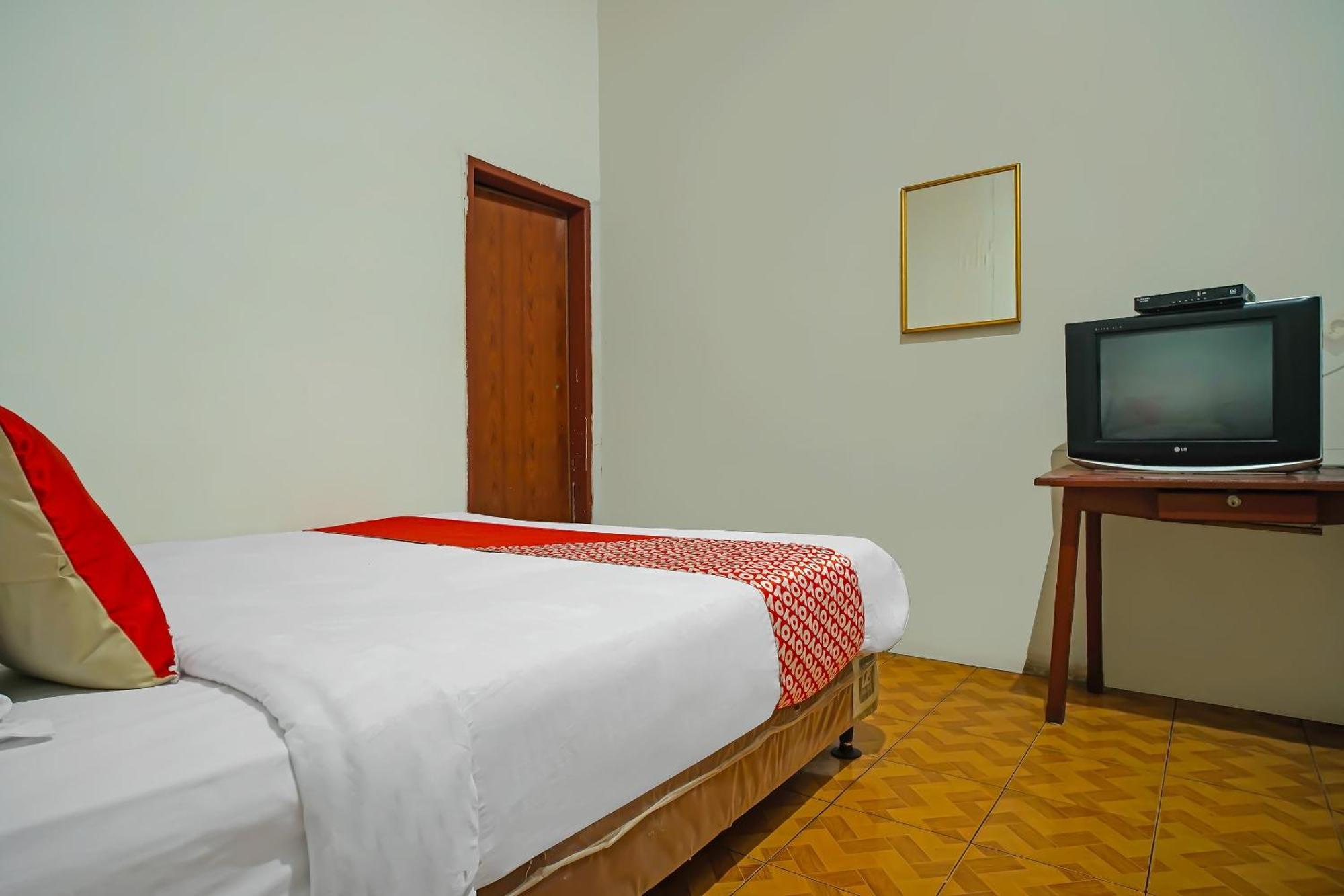 Oyo 92577 Hotel Sidikalang Near Kejaksaan Negeri Dairi Eksteriør billede
