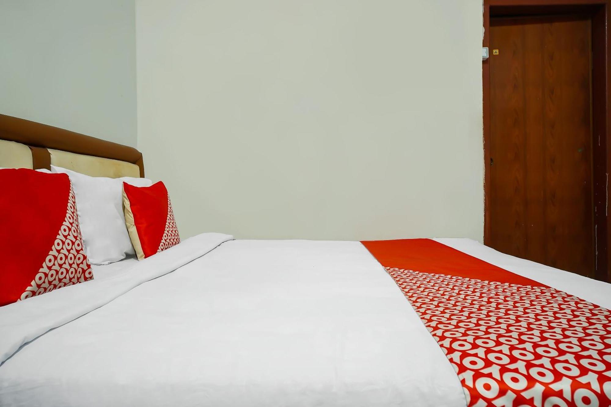 Oyo 92577 Hotel Sidikalang Near Kejaksaan Negeri Dairi Eksteriør billede